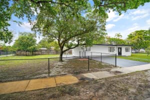 12805 Nw 6th Avenue, North Miami