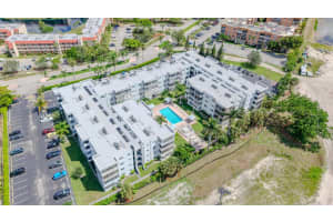 3000 E Sunrise Lakes Dr Drive E 322, Sunrise