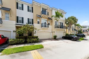 671 Nw 38th Circle, Boca Raton