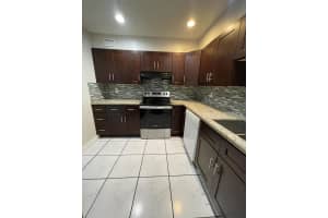 642 Nw 13th Street 31, Boca Raton