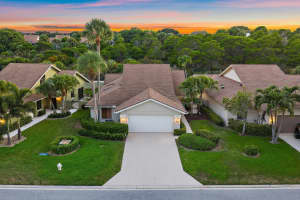 104 Sand Pine Drive, Jupiter