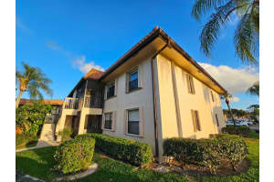 7091 Golf Colony 203 Court 203, Lake Worth