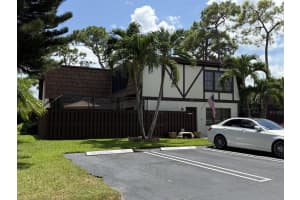 122 Weybridge Circle C, Royal Palm Beach