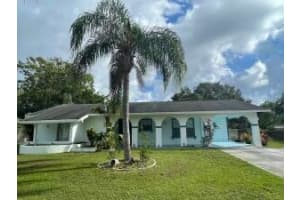 271 Ne Faring Avenue, Port Saint Lucie