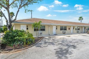 751 Hummingbird Way 4, North Palm Beach