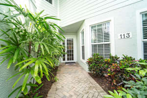 2320 Water Oak Court Sw 113, Vero Beach