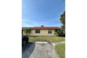452 Glenwood Drive 452, West Palm Beach