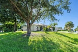 1302 Coverbrook Lane, Sebastian