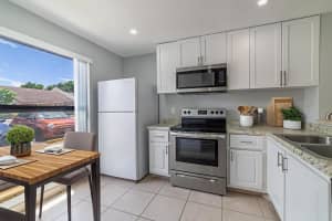 2720 S Oakland Forest Drive 910, Oakland Park