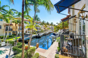 809 Estancia Way, Boynton Beach