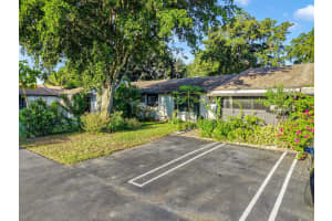 77 Westecunk Drive, Royal Palm Beach