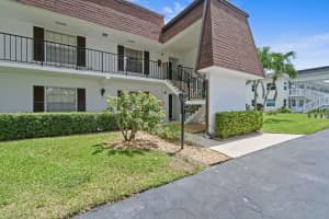 10040 Meridian Way N 206, Palm Beach Gardens