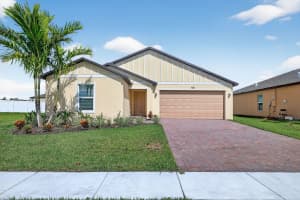 728 Carlyle Way E, Fort Pierce