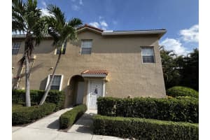 105 Lighthouse Circle H, Tequesta