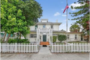 410 Sw California Avenue B, Stuart