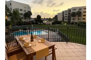 370 Golfview Road 202, North Palm Beach