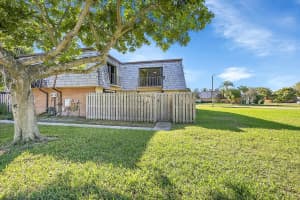 128 Lake Arbor Drive, Palm Springs