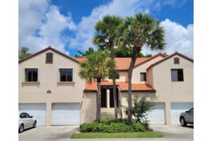 4 Via De Casas Sur 201, Boynton Beach