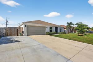 543 Sw Kabot Avenue, Port Saint Lucie