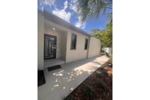327 Kingsbridge Street, Boca Raton