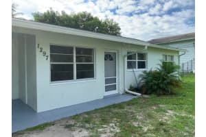 1297 Nw Charlie Green Drive, Stuart