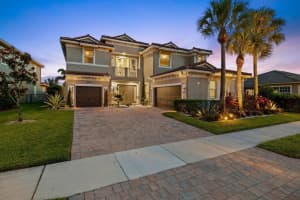 9980 Edgewater Court, Parkland