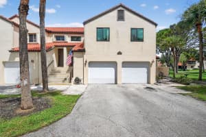 7 Via De Casas Sur 204, Boynton Beach