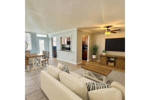 104 Paradise Harbour Boulevard 112, North Palm Beach
