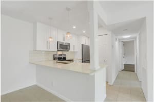 3402 Gardens East Drive 16b, Palm Beach Gardens
