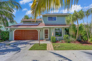 1103 Rainwood Circle W, Palm Beach Gardens