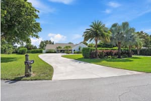 11 Loggerhead Lane, Tequesta