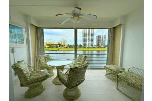 20 Yacht Club Drive 312, North Palm Beach