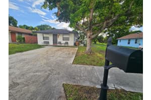 297 Nw 1 Avenue Nw, Deerfield Beach