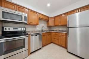 602 Nw 13th Street 27, Boca Raton