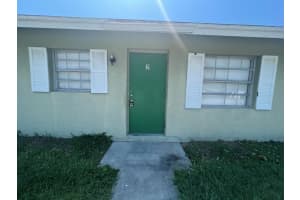 570 13th Place 2, Vero Beach