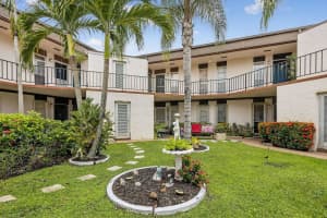 6 Greenway Village N 210, Royal Palm Beach