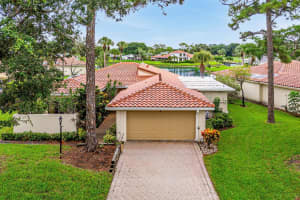 6 Woods Lane, Boynton Beach