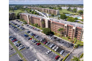 3590 Via Poinciana 607, Lake Worth