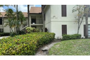 3209 Jog Park Drive 2914, Greenacres
