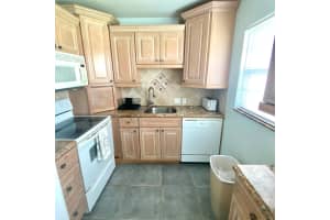 392 Brighton J, Boca Raton