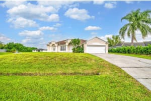 446 Sw South Quick Circle, Port Saint Lucie