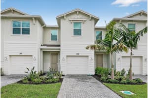 303 Se Crossoak Lane, Port Saint Lucie