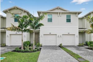 305 Se Crossoak Lane, Port Saint Lucie