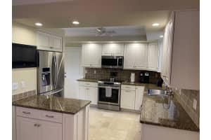 535 Flamevine Lane, Vero Beach
