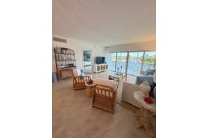390 N Federal Highway 203, Deerfield Beach