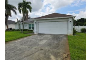 862 Sw Carmelite Street, Port Saint Lucie