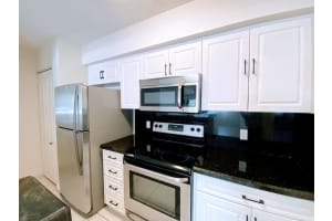 530 S Park Road 16-11, Hollywood