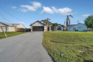 678 Sw Pueblo Terrace, Port Saint Lucie