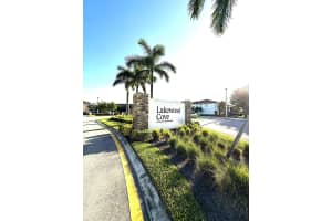 6794 Broadwater Lane, Lake Worth