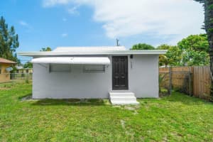 137 Sw 9th Avenue, Delray Beach